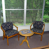 宿泊した和室の窓際のスペースで