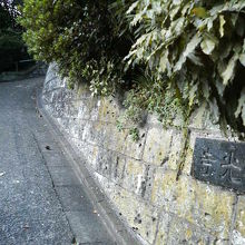 平日の夕方に行くとひと気はなかったです。