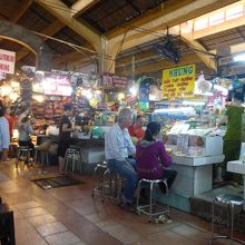 お食事は、カウンターでしました