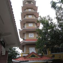 境内には7重の塔あり・・筋肉痛の為、登らず。