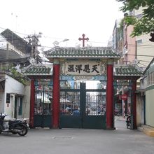 境内にも、中華系の建物あり。