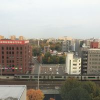 10階からの眺望です。線路が見えます。