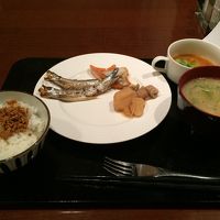 朝食バイキング。和食。ししゃもは残念な味でした。