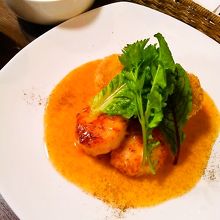 スープ、ライス、サラダ、コーヒー付の日替わりランチ