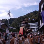 迫力の山車の曳き回し！