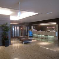 「東急イン」らしくシンプルなロビー