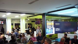 市街に近く利用者多いが、ひどい空港