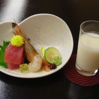 まあ、こんな感じの御造り。一人ではこれくらいで丁度良い。