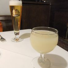 シュトルム（手前）