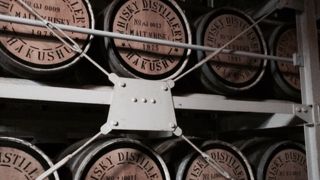 ウイスキーの製造工程が間近にみられる。