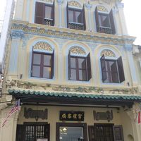 外観はこじんまり