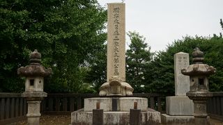 神社のように大きなお墓です