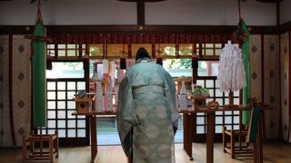 小さい神社です