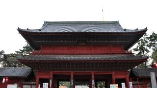 東日本最大級の門