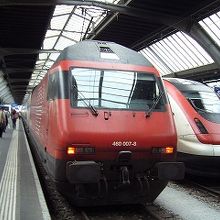 チューリッヒ中央駅に停車中のインターシティ。