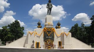 金曜日のルンピニ公園