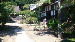 内部は滅多に見れない