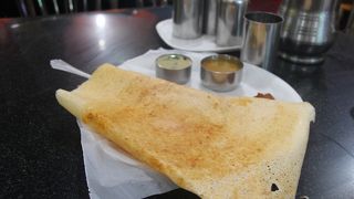 比較的清潔なレストラン