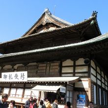 法堂。本尊の千手観音を祀る。