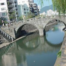 付近の道路から。