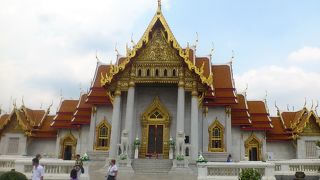 美しい、大理石で造られた寺院