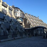 近未来的な外観