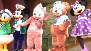 ダッフィー＆シェリーメイのショーを観ながら食事♪