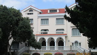 フランス租界の安亭路は永嘉路から建国西路まで,ホテルの安亭別墅酒店は上海優秀歴史建築です。