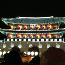 光化門広場から見た光化門