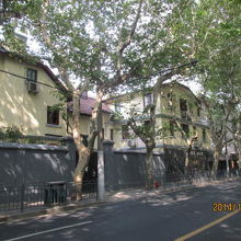 大邸宅が続く。