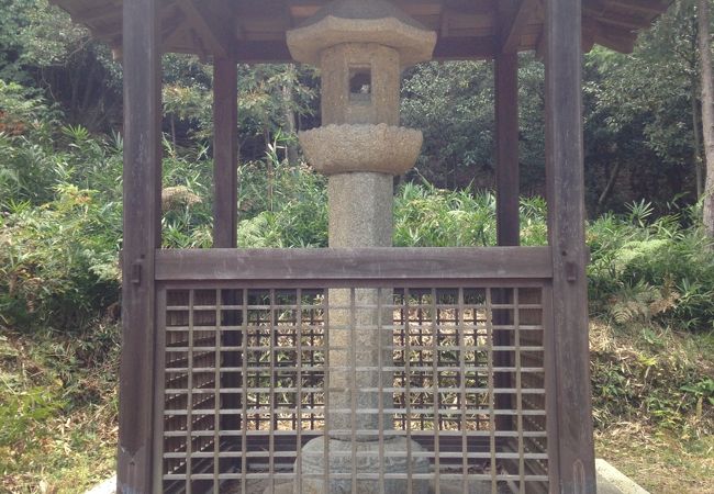 西光寺の石灯籠