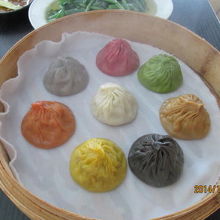 ８種小龍包。