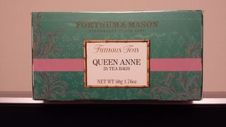 カフェが優雅。お土産も見つかる