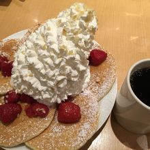 定番のパンケーキとコナコーヒー ♪
