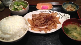 お手ごろなランチ営業です