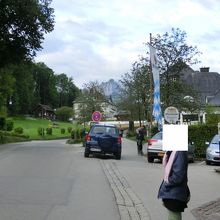 ローカルバス乗り場はチケットオフィス手前の向って右です。