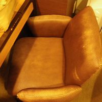 椅子で、台湾の都市間バスみたいに社長気分が味わえます