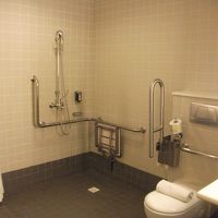 病院のようなバスルームですがつかがっては良かったです