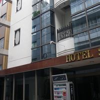 何となくけばけばしい外観です