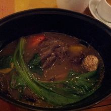 クスクスに載せる羊肉の煮込みです！