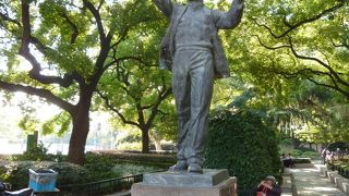 地下鉄一号線衡山路駅が便利