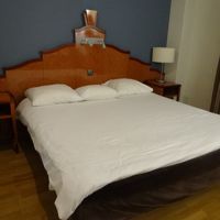 スーツケース２つ並べても、狭すぎず問題なかった