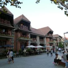 新天地の二番煎じか・・・