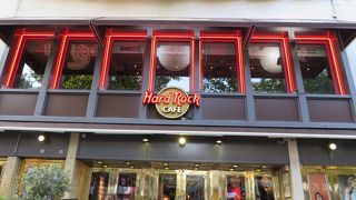 レストランは混雑、お土産を買おう