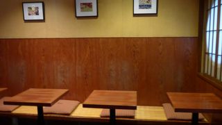 東京観光「谷根千」で根津神社に参拝しお昼をしました