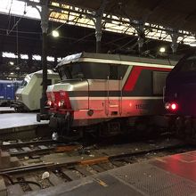 なんかフランスの電車ってカッコイイ