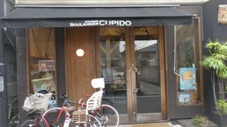 おしゃれなパン屋さん