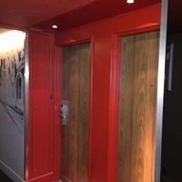 部屋のドアも面白いよね〜