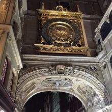 凄くこの街の歴史と繁栄を感じさせます。