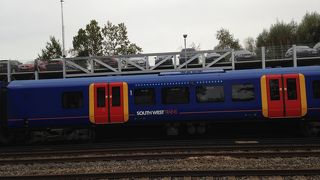 出発プラットフォームが出発15分前に案内